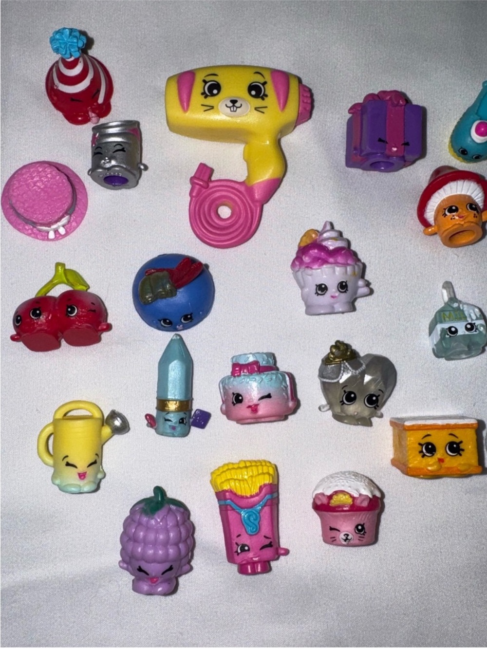 Shopkins bundle - Picture 3 of 3